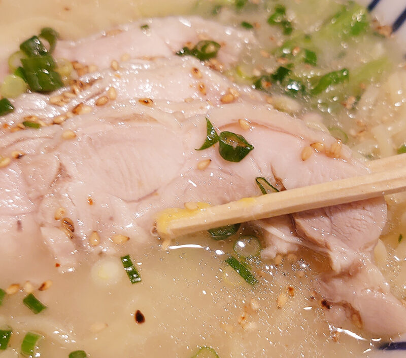 西川口 永吉 青葉入り鶏肉白湯煮込み麺