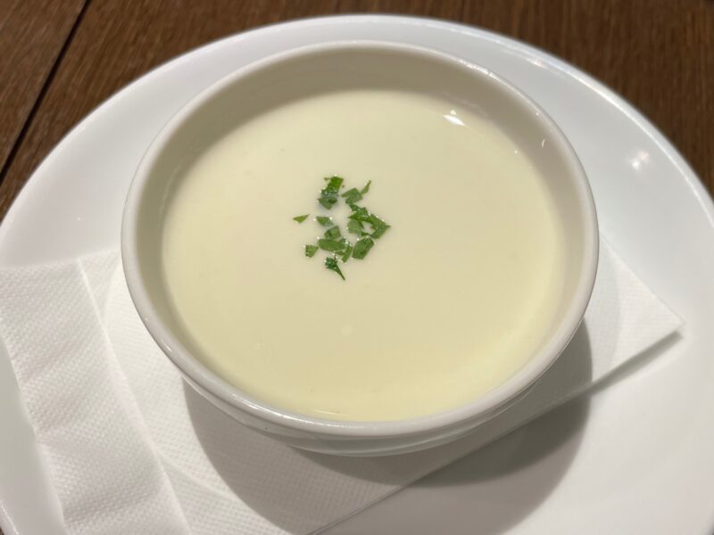 エスタリア 川口 ジャガイモの冷製スープ