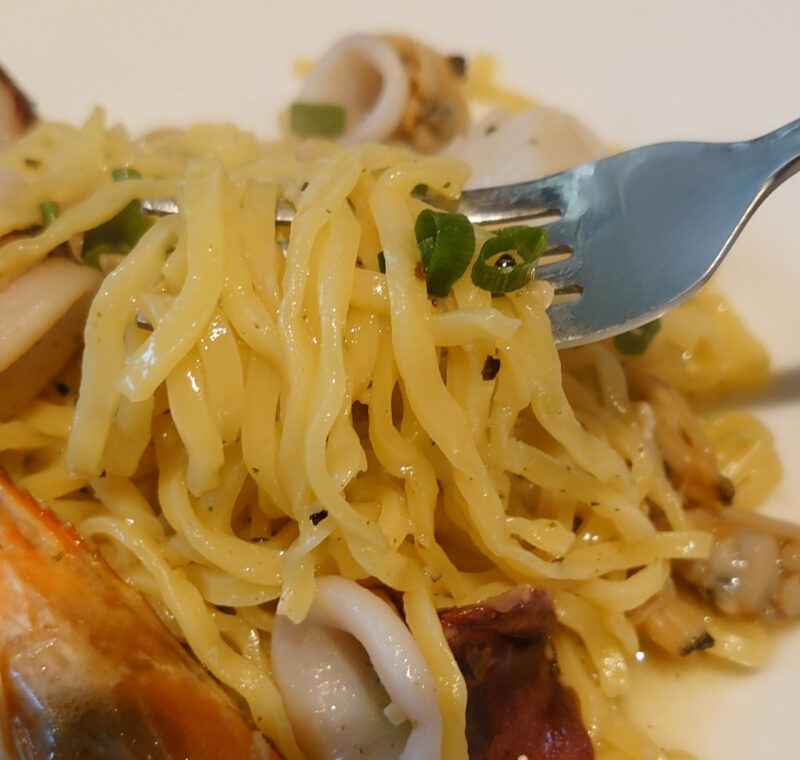イタリアン小皿料理“ヴォーノ” ペスカトーレのタリオーリニ
