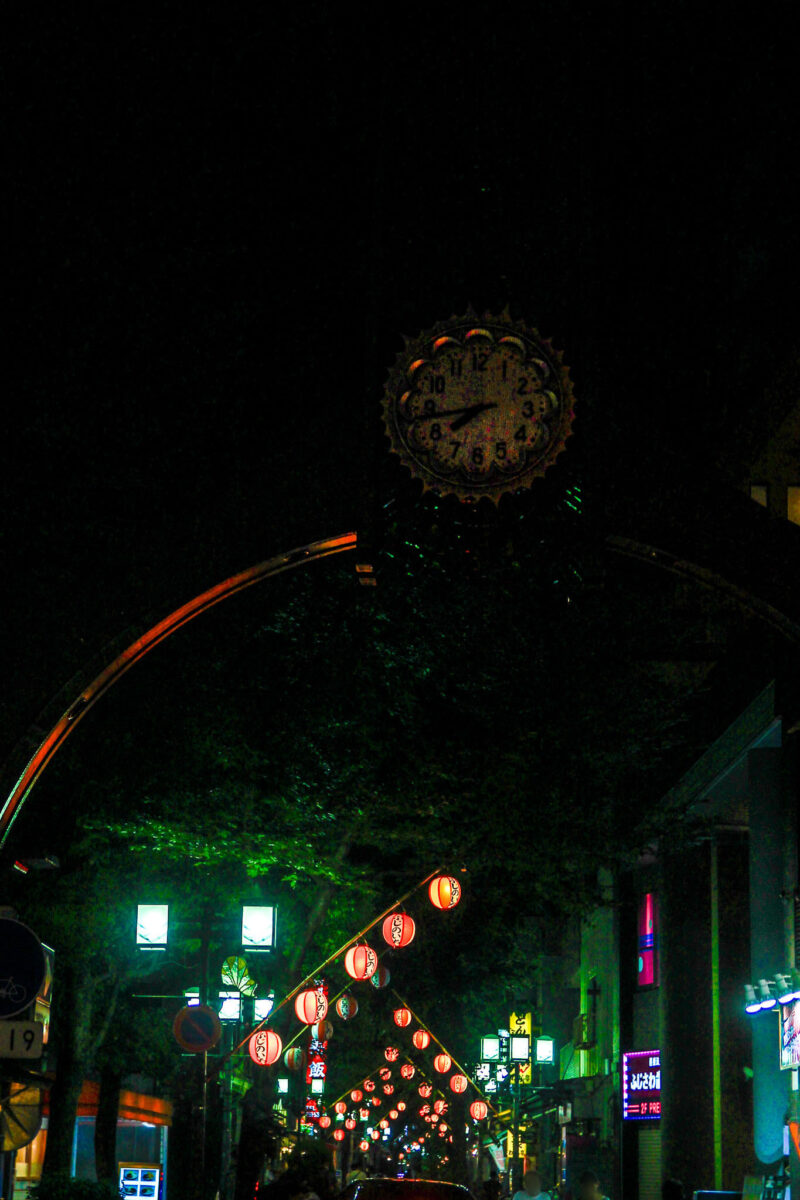 ふじの市商店街の夜の提灯