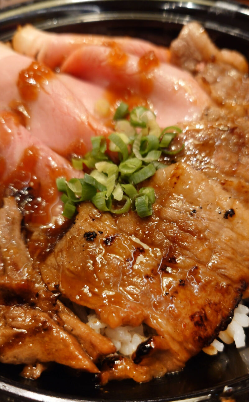 北海道産牛カルビのローストビーフ丼