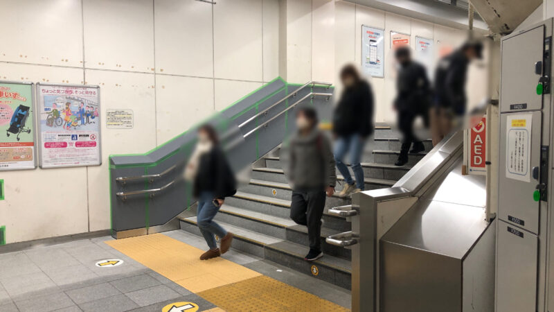 東川口駅　階段拡幅工事