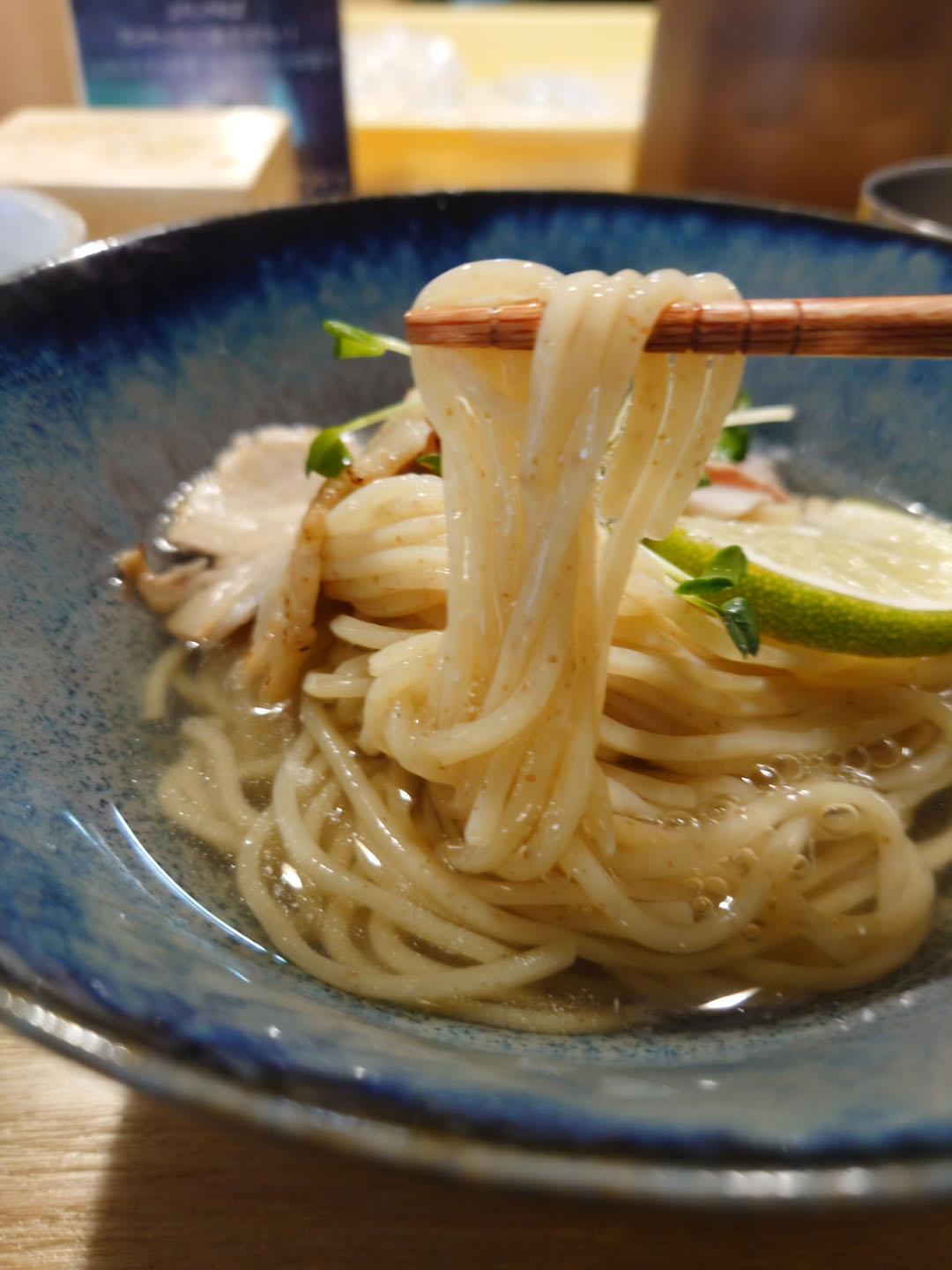 おダシと銀しゃり 中華そば 花道 熟成醤油 鰹昆布水つけそば