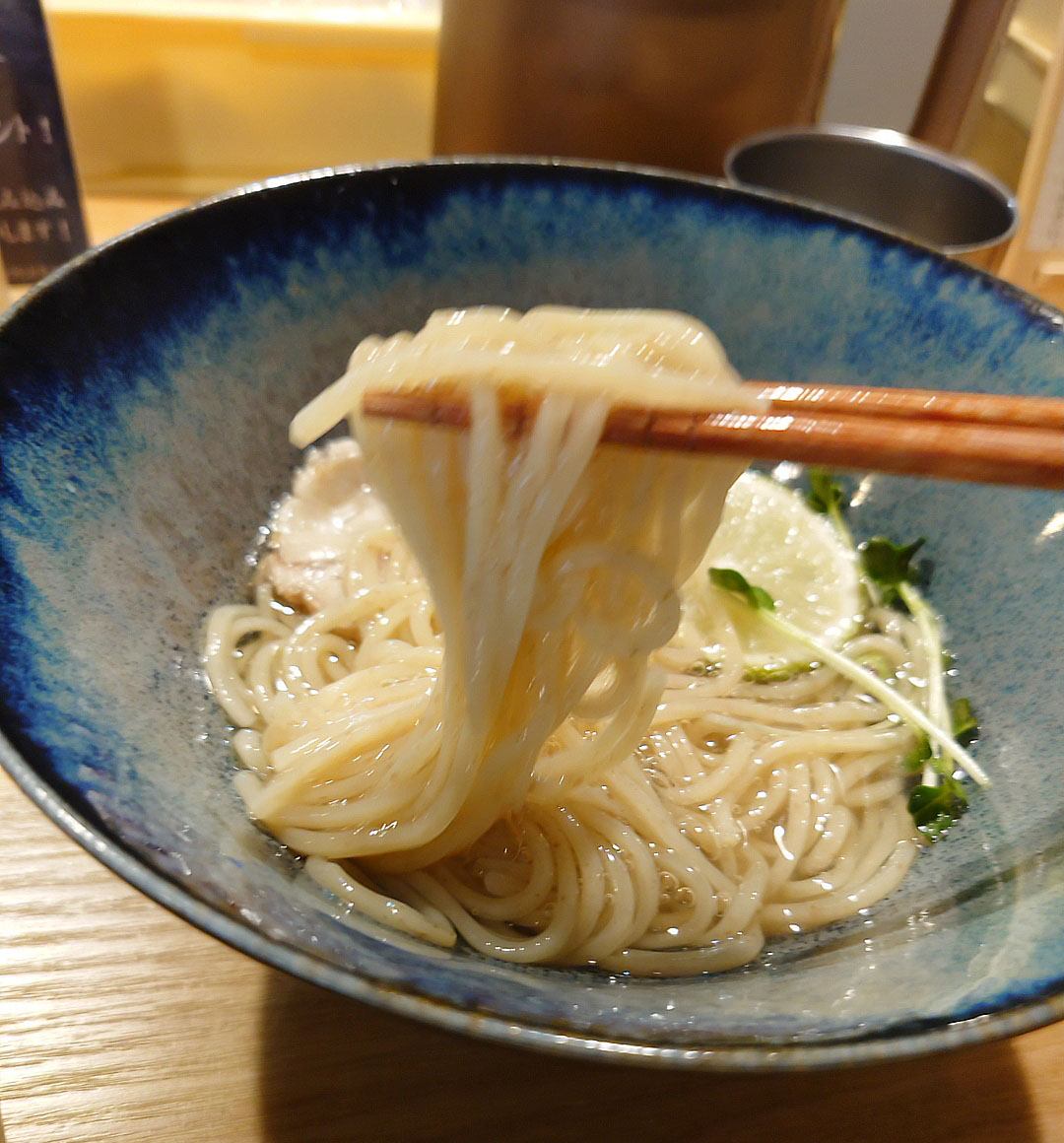 おダシと銀しゃり 中華そば 花道 熟成醤油 鰹昆布水つけそば