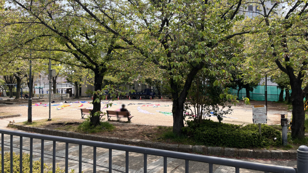 川口元郷 芝川 鯉のぼり