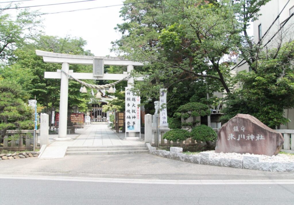 鎮守氷川神社　花手水