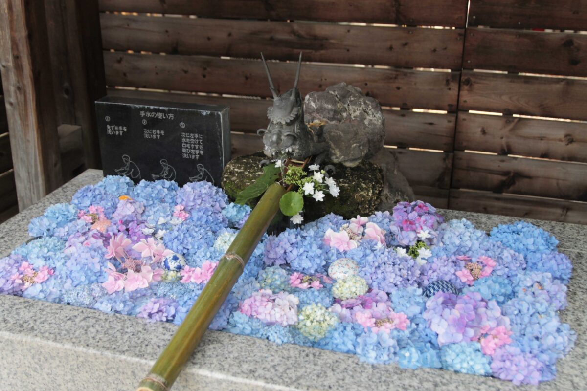 鎮守氷川神社　花手水