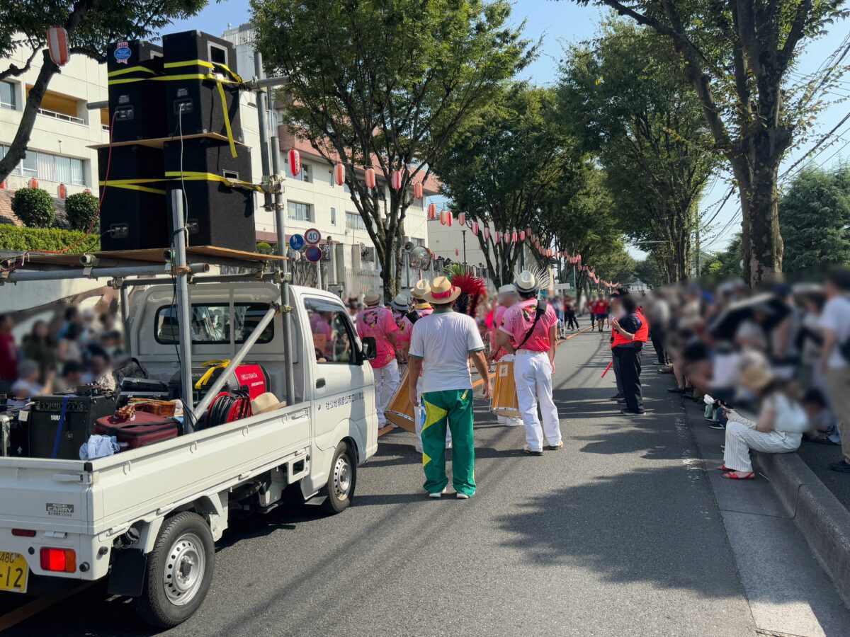 たたら祭りサンバパレード