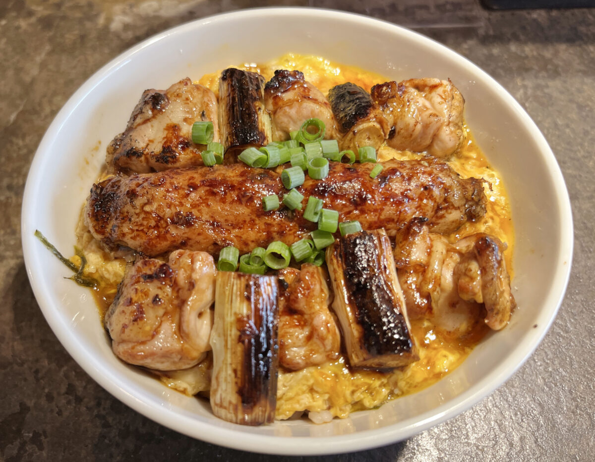 栄町 炭火焼鳥と燻製ケブリノ