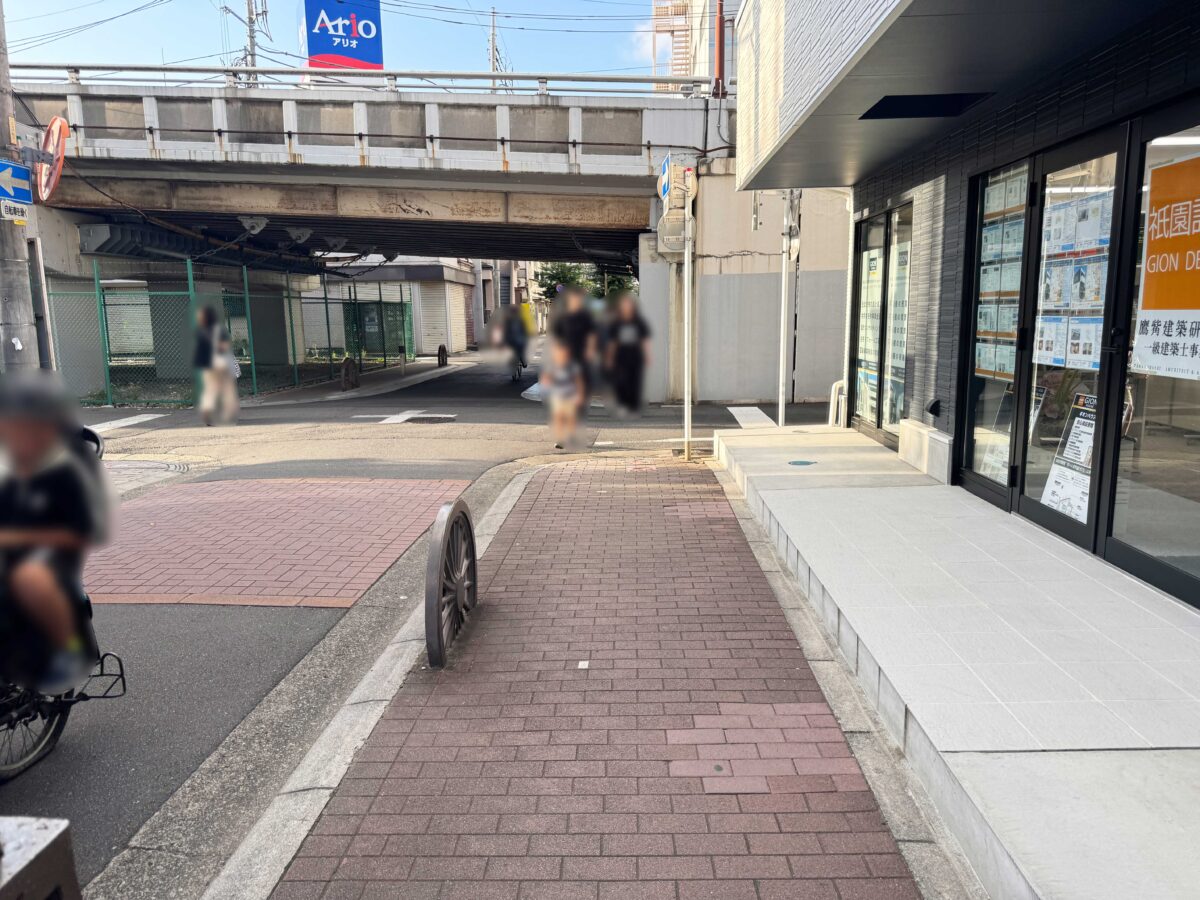 ロレインブロウ川口店