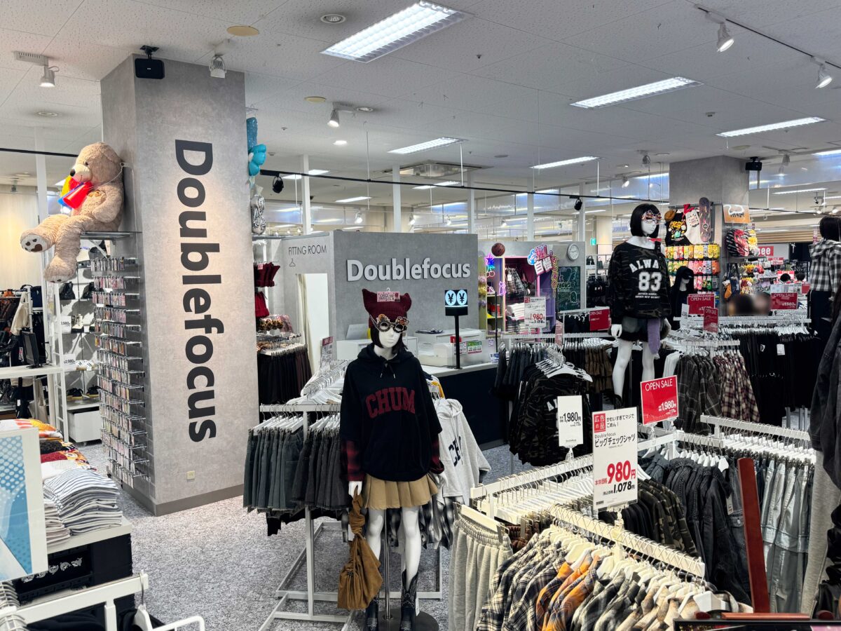 イオンモール川口前川2階衣料品フロア
