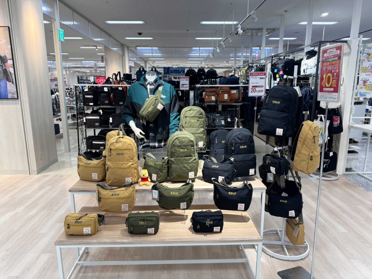 イオンモール川口前川2階衣料品フロア