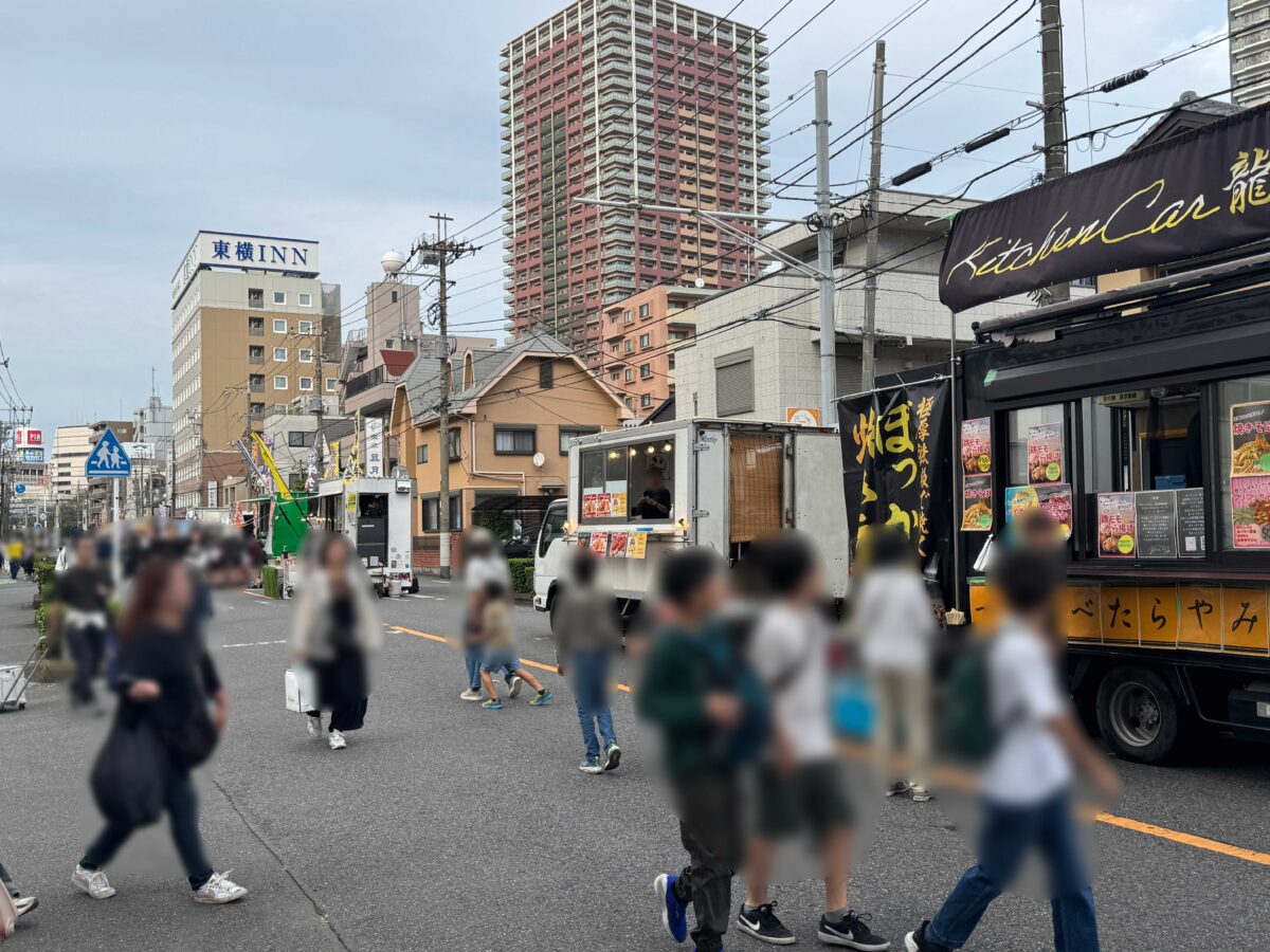 川口花火大会キッチンカーの様子