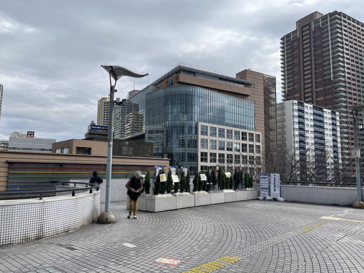 川口駅西口 喫煙所