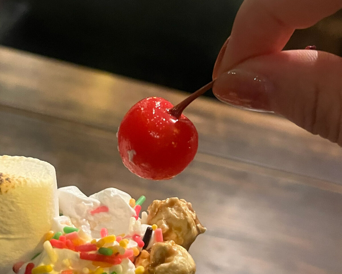 芝 CAFE ENZO チョコバナナジャーサンデー