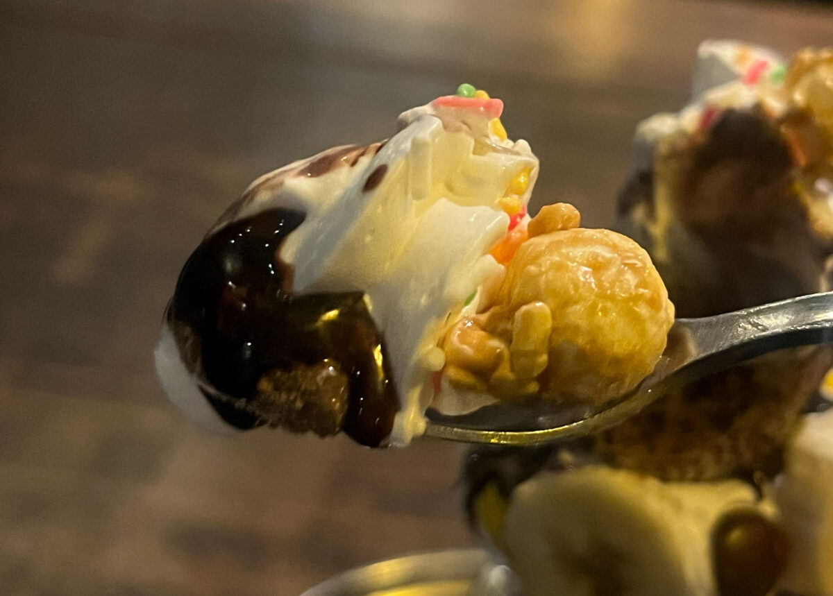 芝 CAFE ENZO チョコバナナジャーサンデー