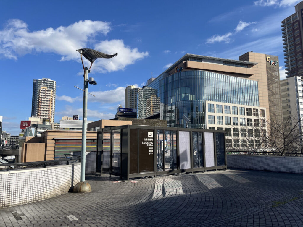 川口駅西口デッキ 喫煙所