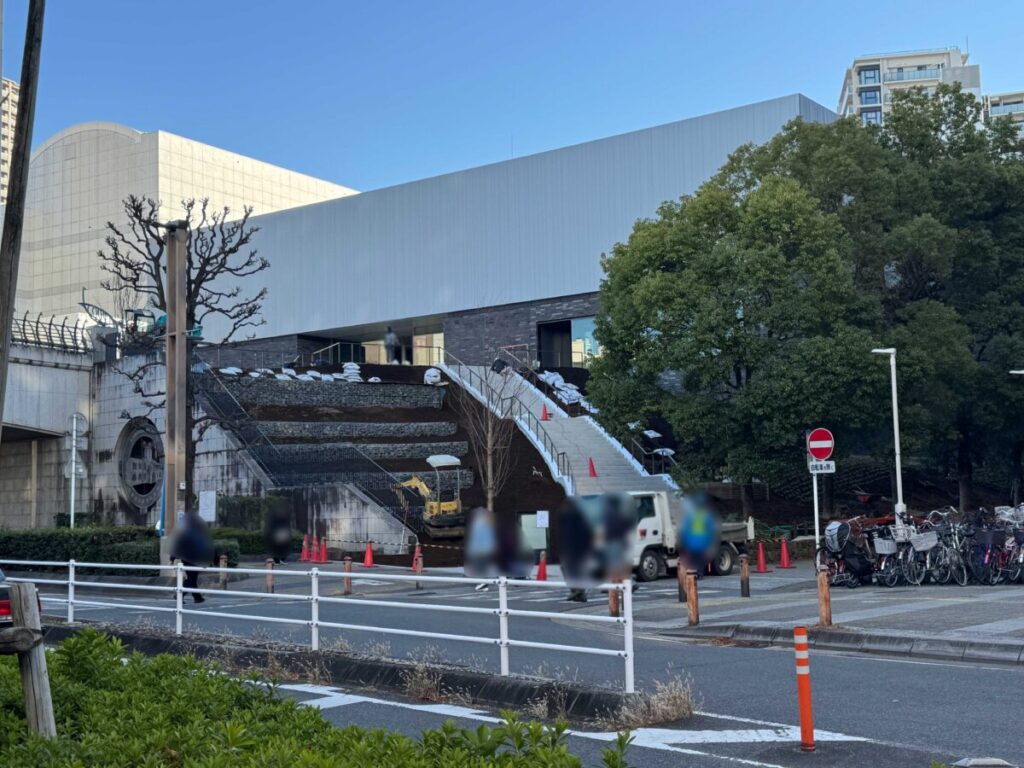 川口市立美術館