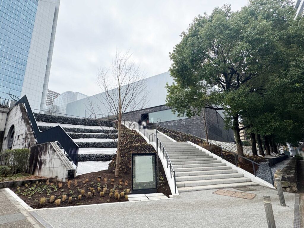 川口市立美術館