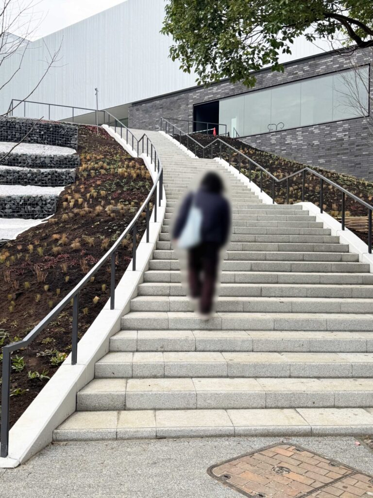 川口市立美術館