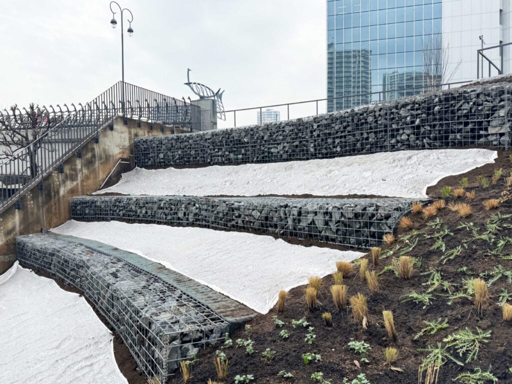 川口市立美術館