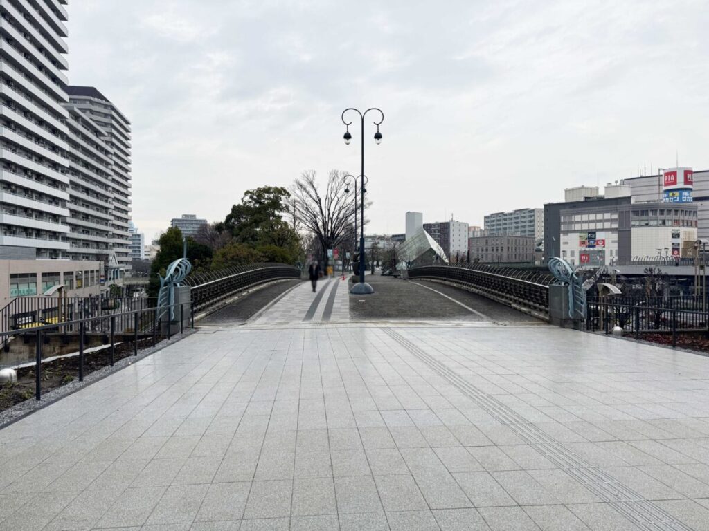 川口市立美術館