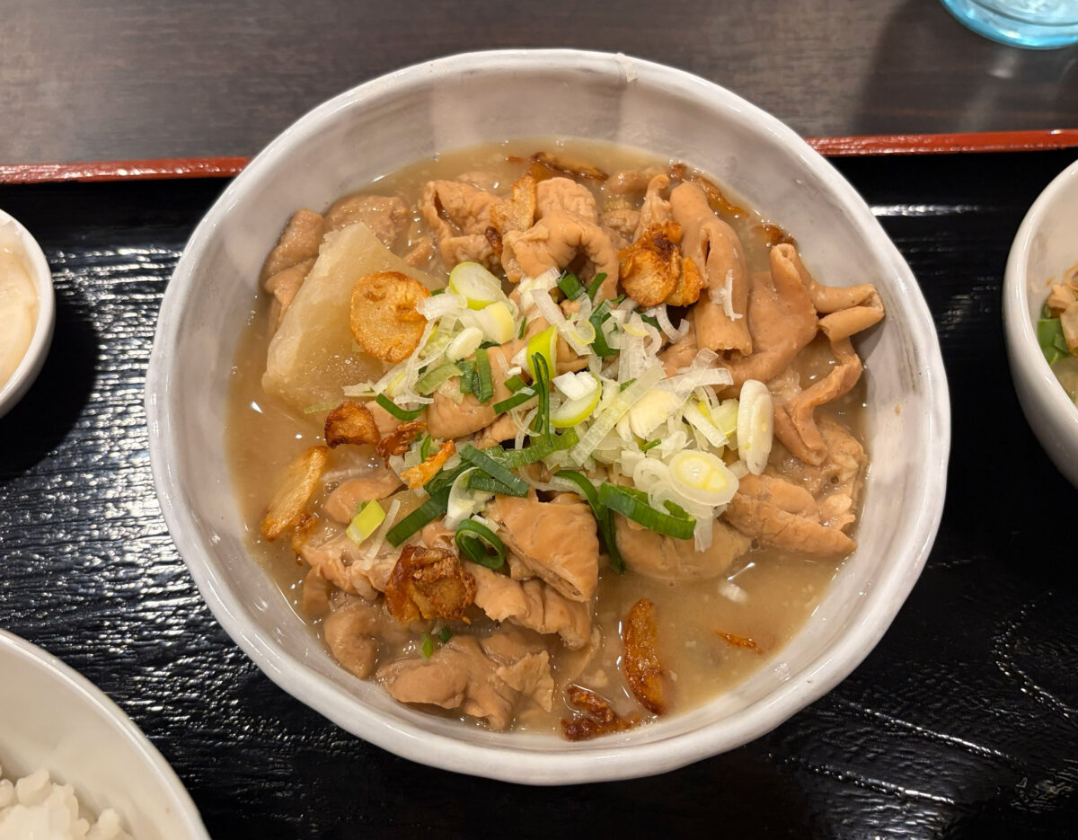 川口 食う坊 スタミナもつ煮定食