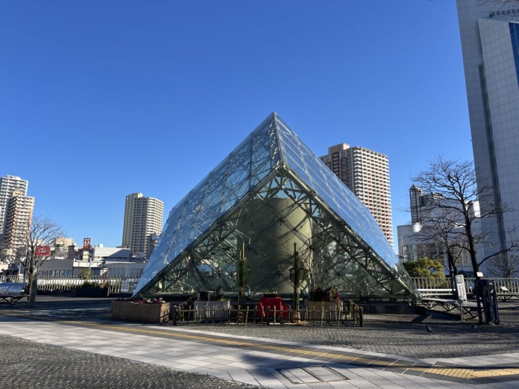 川口駅西口 光のプリズム