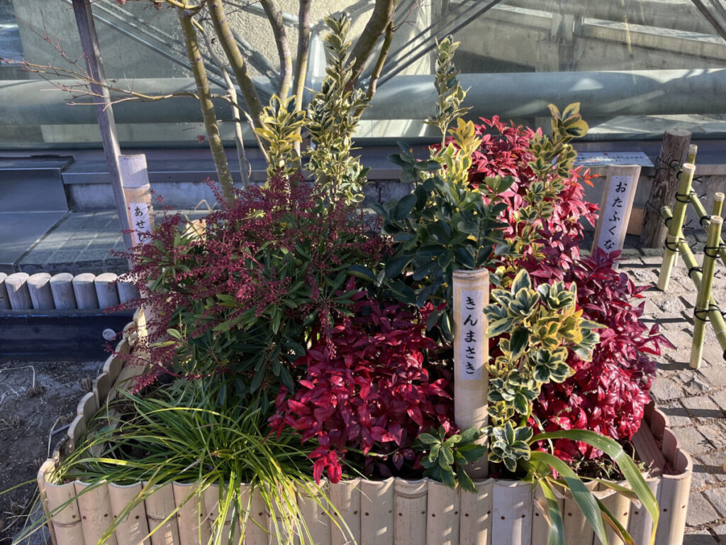 川口駅西口 光のプリズム