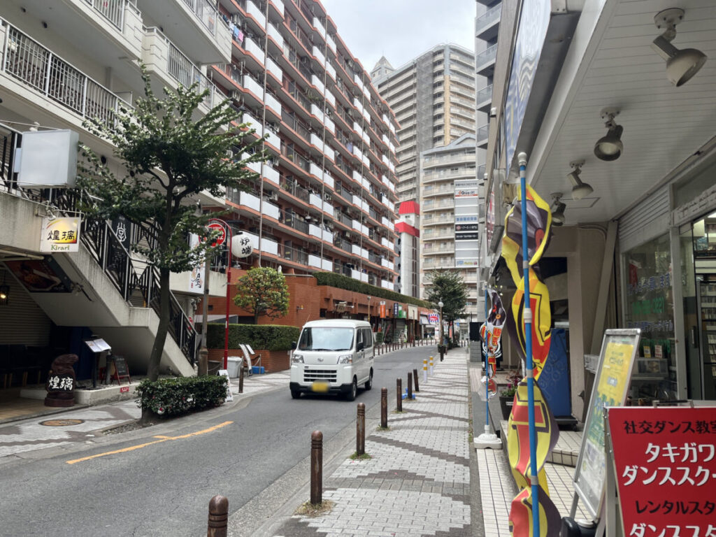 本町 王様の昼寝