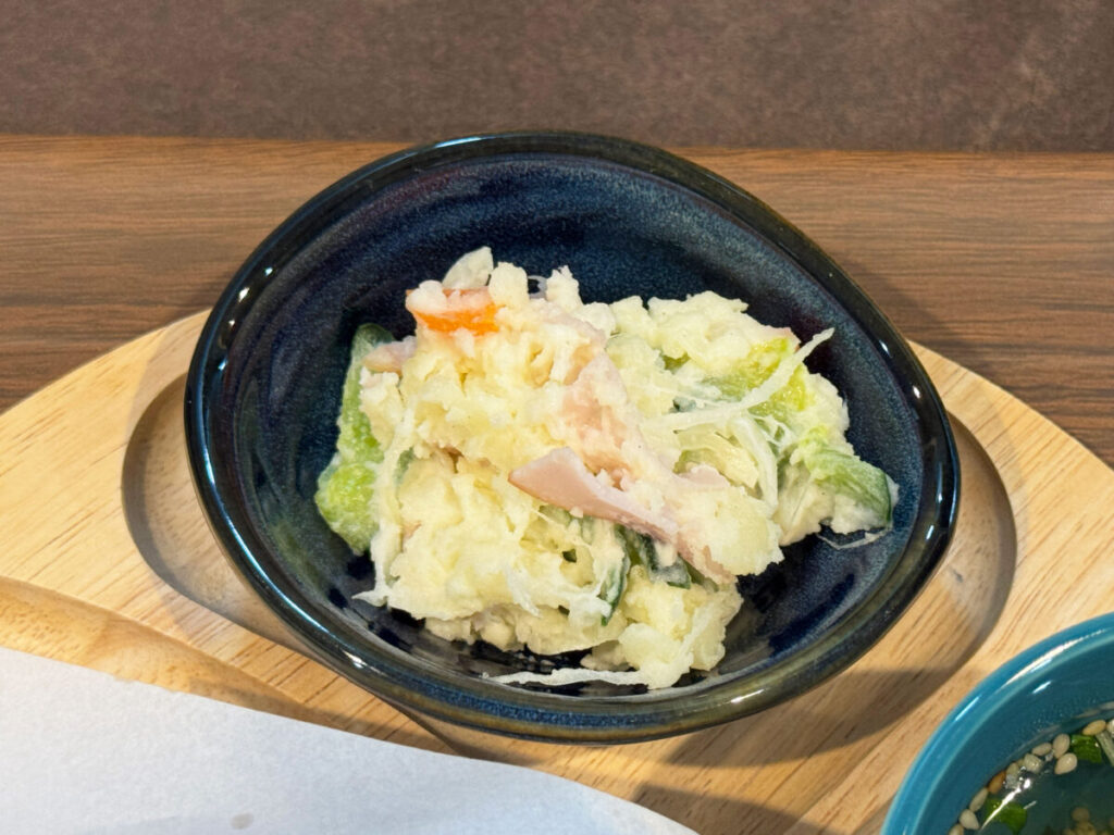 モツバーガーひとしな